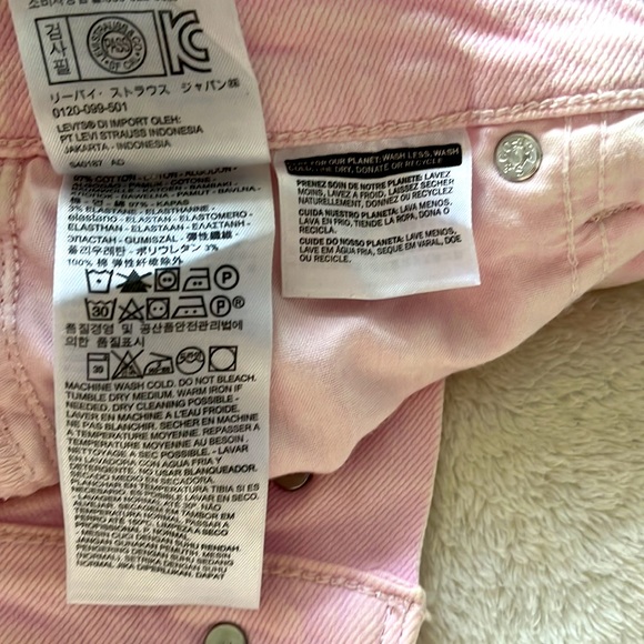 Levi’s wedgie shorts size 26 - Picture 4 of 4